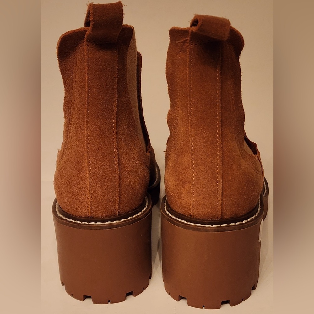 Aqua College Demi Suede Lug Sole Women’s Chelsea Boots Brown Size 6.5 - Picture 5 of 15